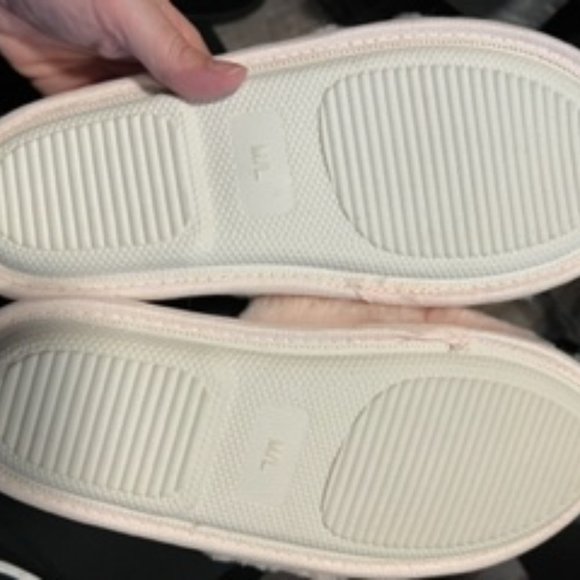 Slippers - Picture 2 of 2